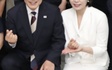쪼그려앉은 李 대통령·턱걸이 김문수…행동 담긴 메시지는 정치 인사이드