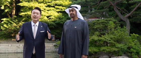 尹, UAE 대통령 극진예우…호위 전투기 띄우고 창덕궁 산책