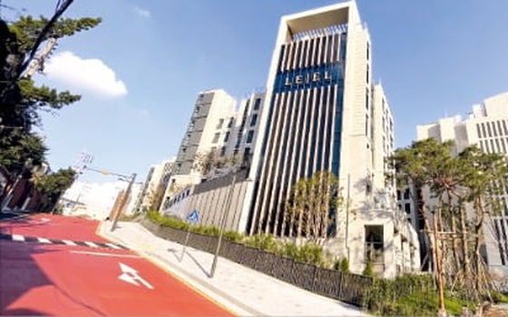 보류지, 콧대 낮아졌지만…매각은 미지수