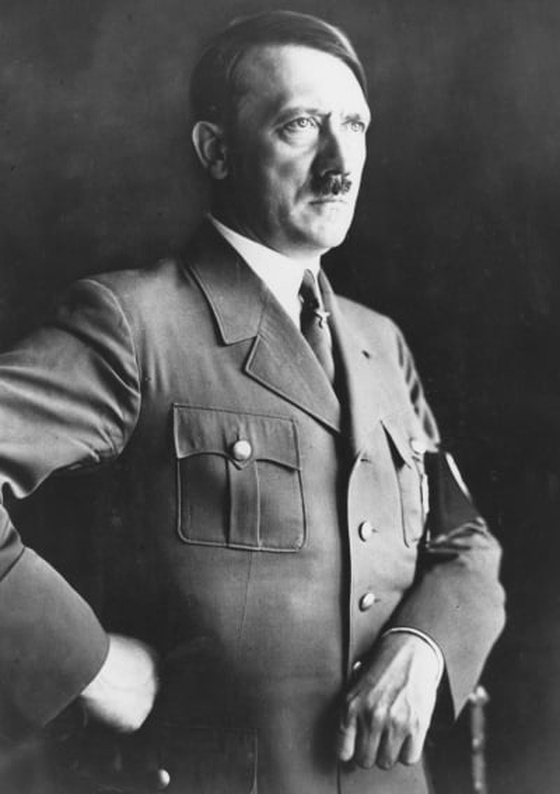 예술에 심취한 독재자, 히틀러가 파괴한 예술 [서평]