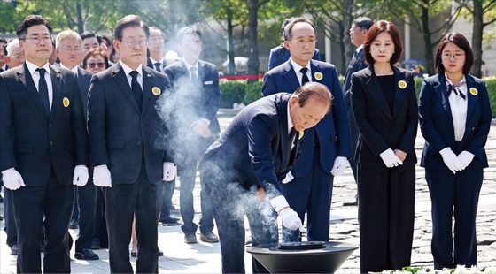 황우여 "타협의 정치하자"…이재명 "다수 의견 따라야"