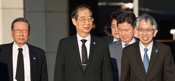 한덕수 '아베 국장 참석' 일본行…1박2일 정·재계 면담