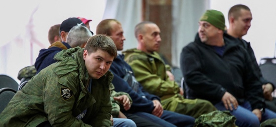 푸틴, 예비군 30만명 소환했는데 20만명은 해외 탈출