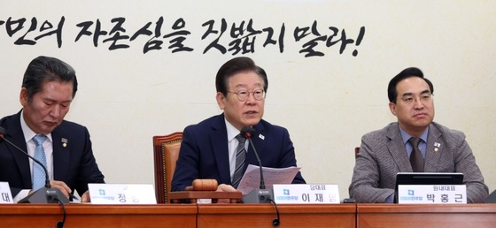 野 '한일회담·외교라인 줄사퇴' 전방위 공세