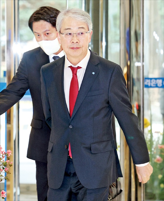 임종룡 "증권사 등 인수"…우리은행장 후보 4명 압축